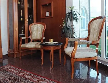 Boutique St Georgije 4*